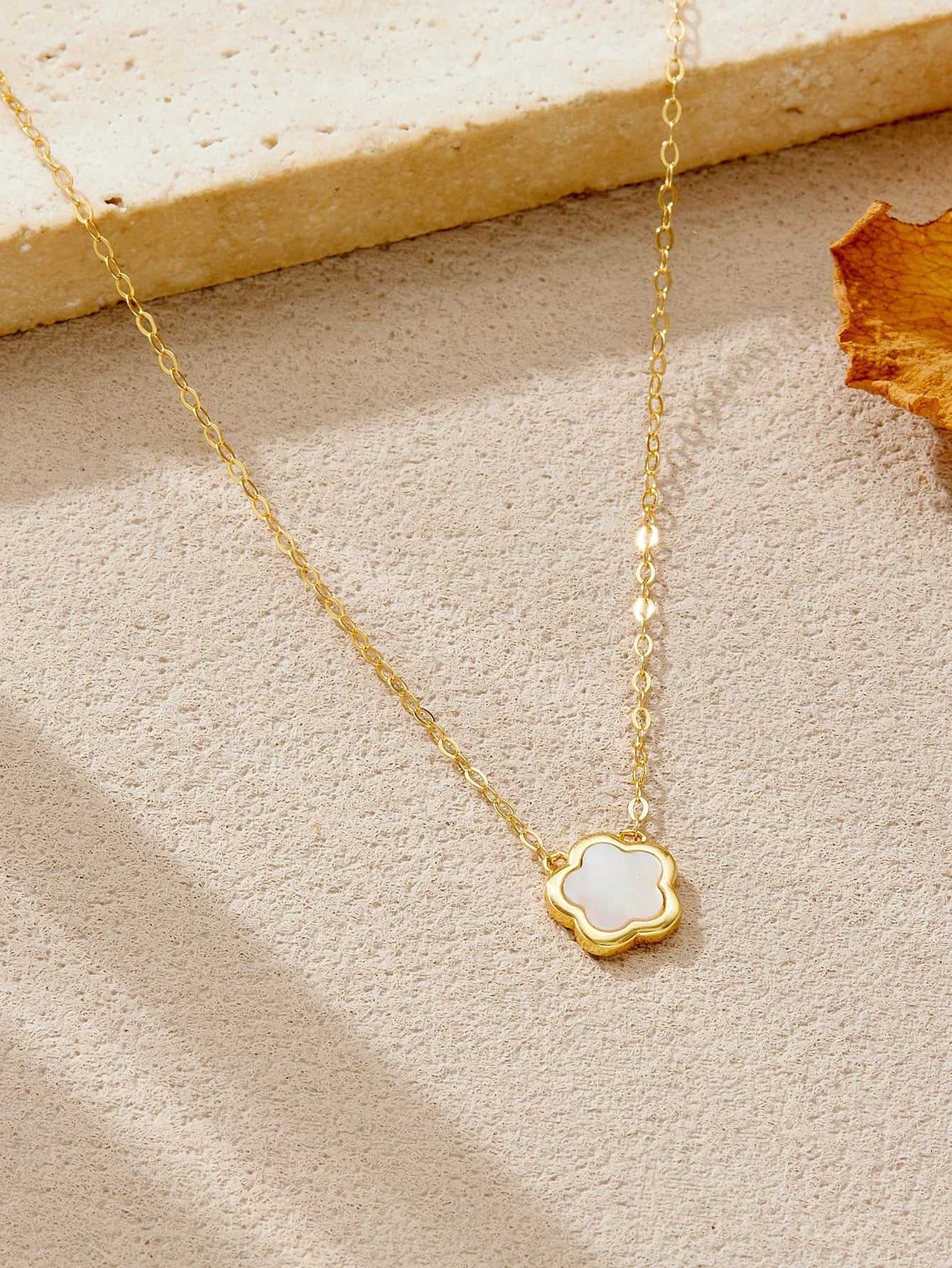 Floral Pendant Necklace