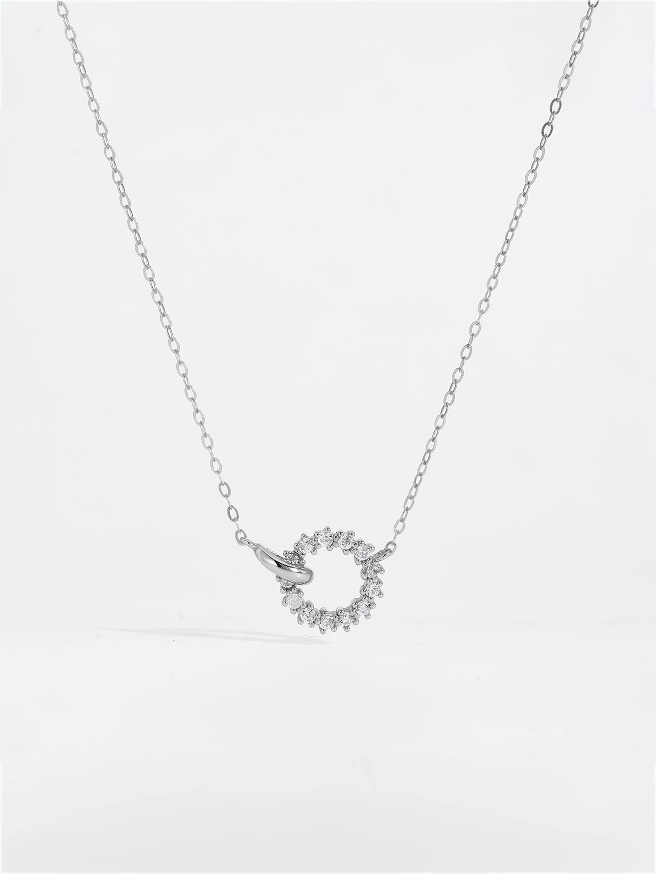 Lyra Circle Necklace