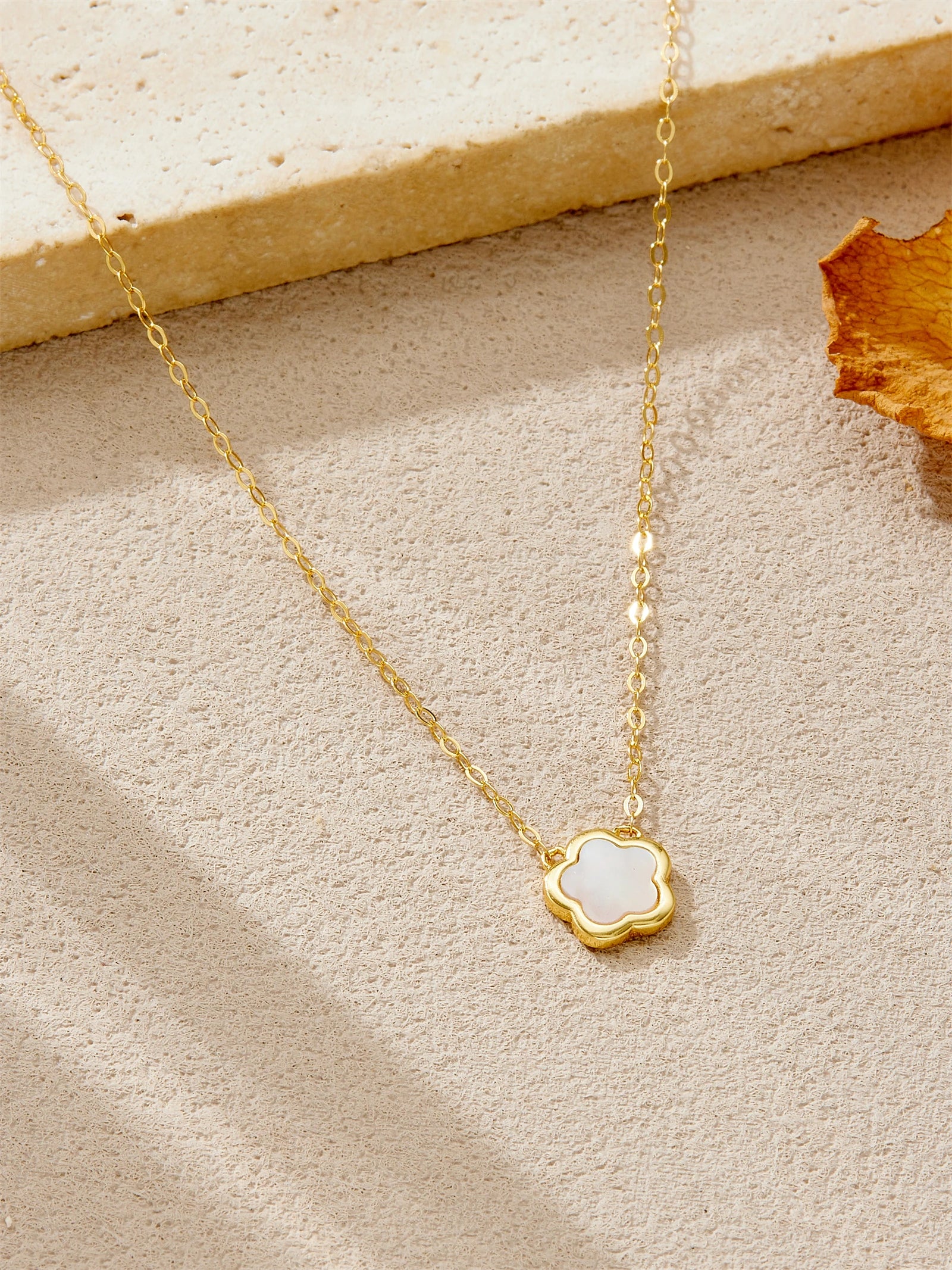 Floral Pendant Necklace