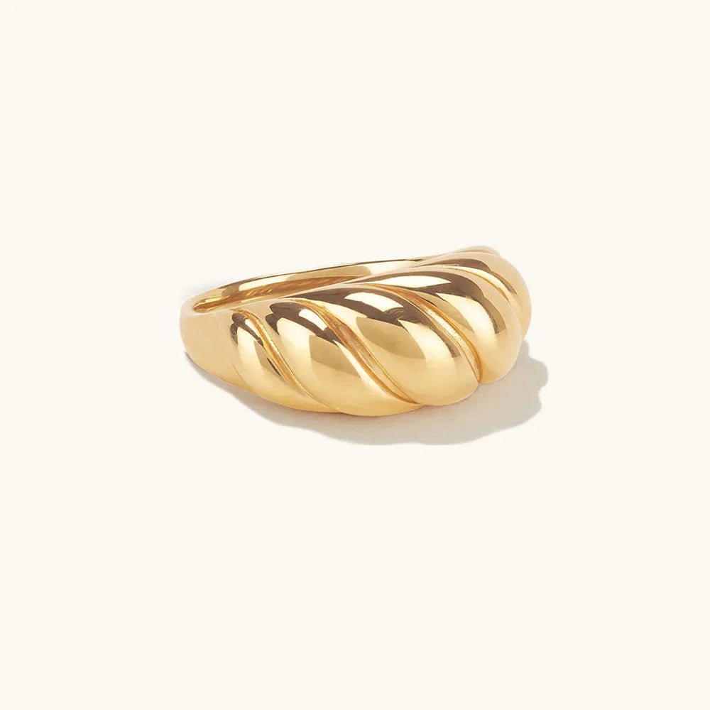Elaris Croissant Dome Ring - Ella Maison