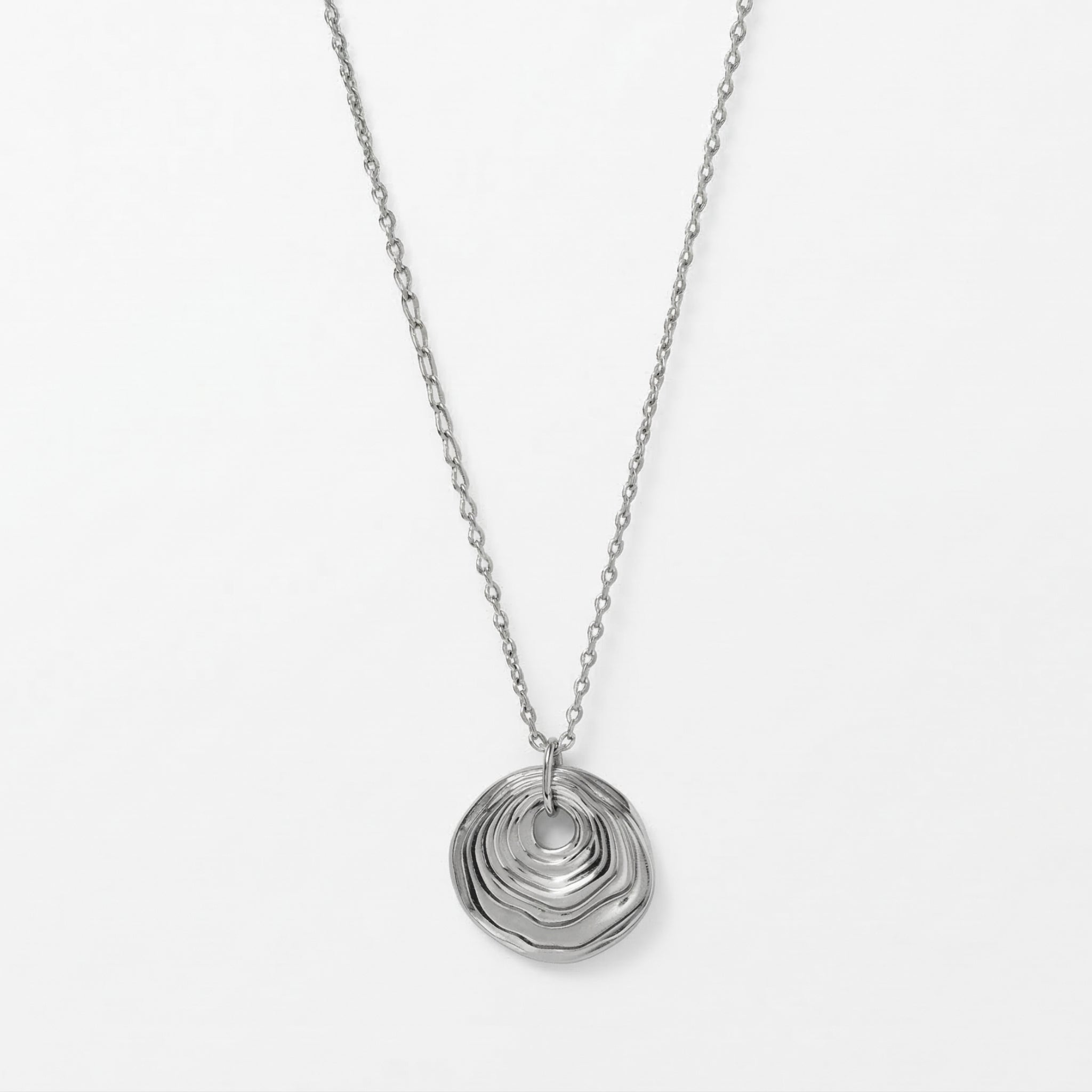 Lyra Circle Necklace