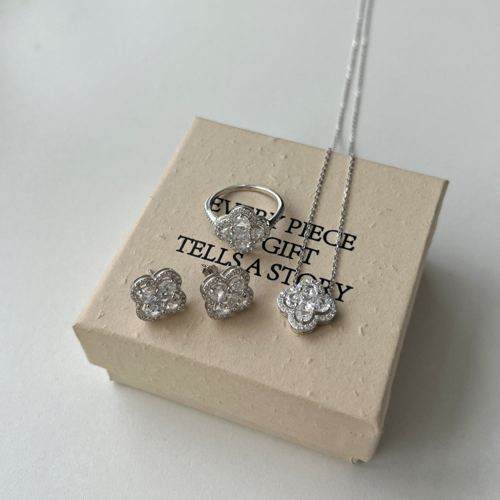 Diamond Clover  Necklace
