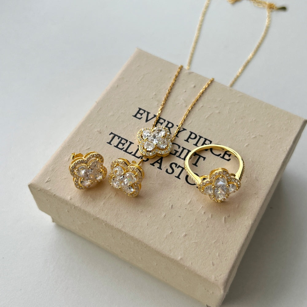 Diamond Clover  Necklace