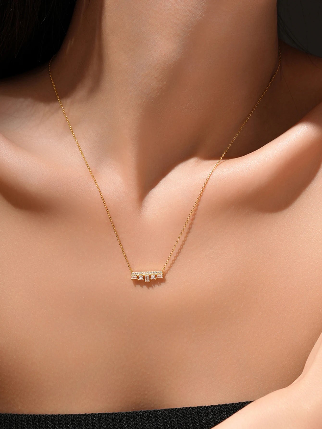 liya Square Necklace