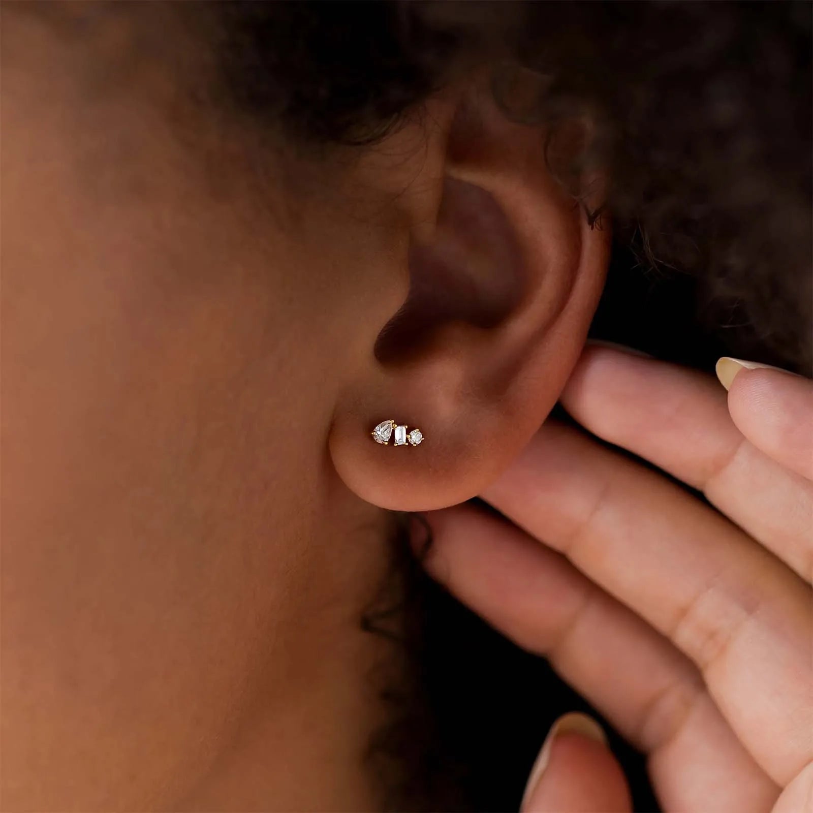 Maison Elegant Stud Earrings