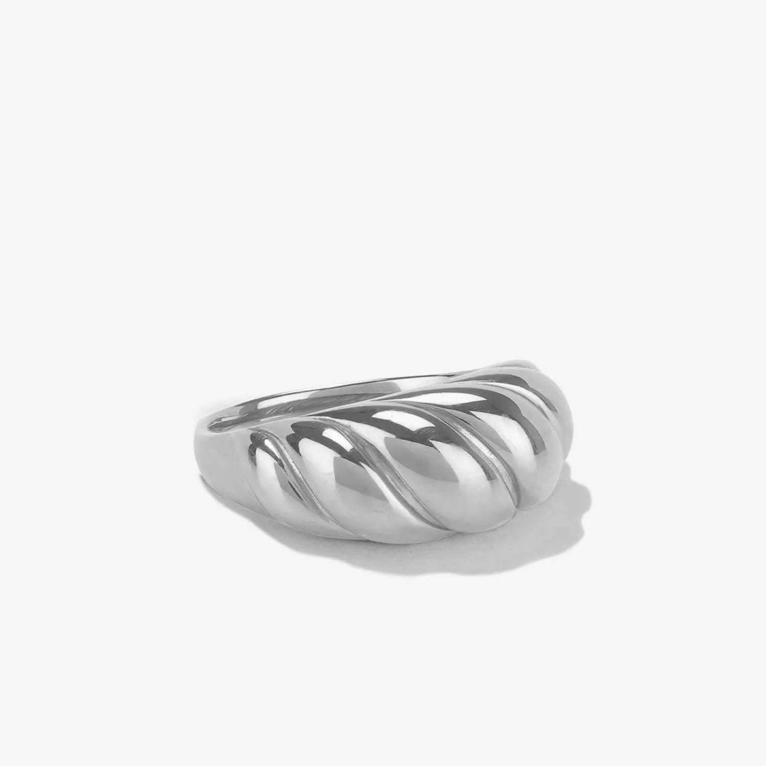 Elaris Croissant Dome Ring - Ella Maison