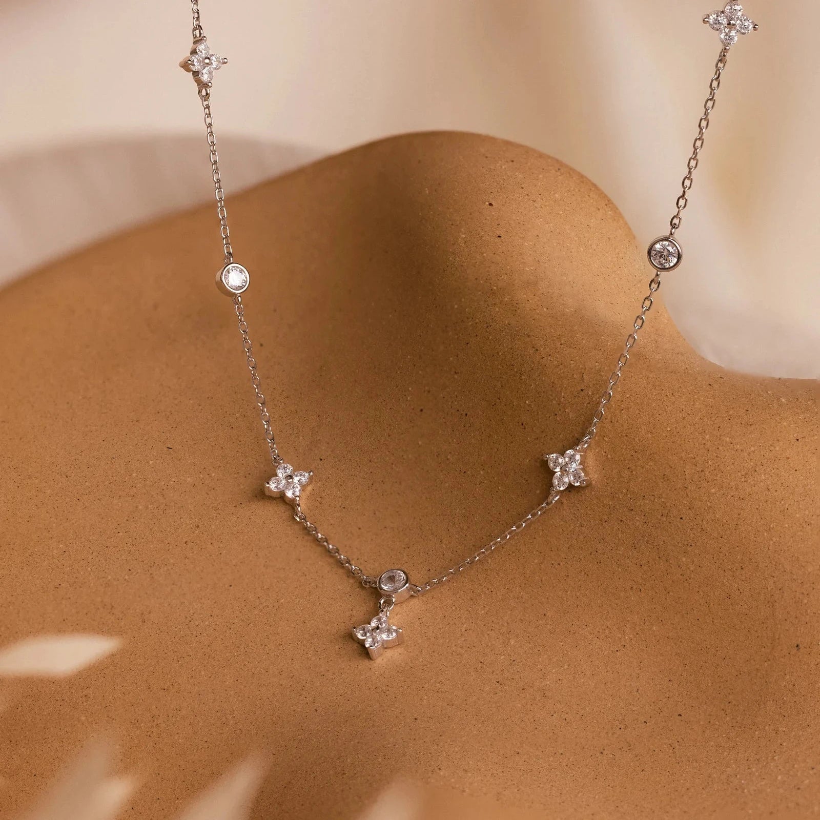 Ivy Clover Necklace - Ella Maison