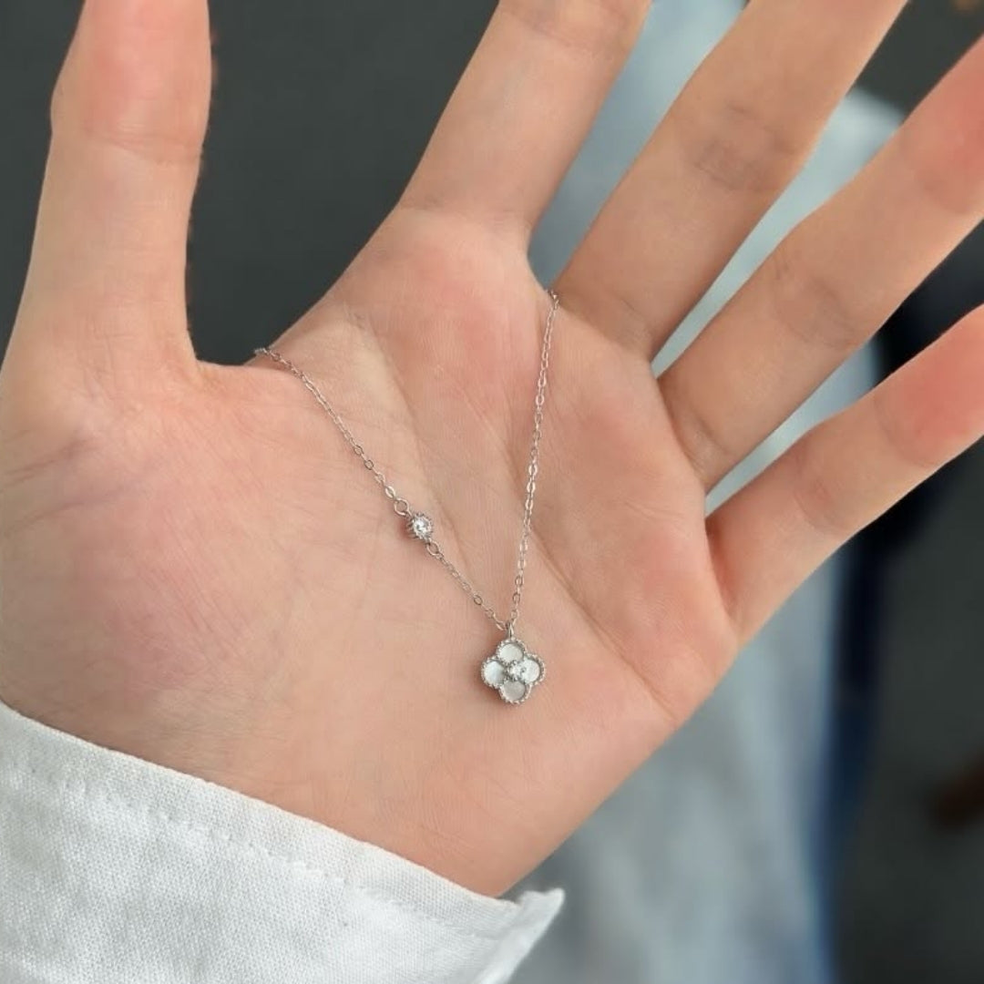 Clover necklace - ella maison